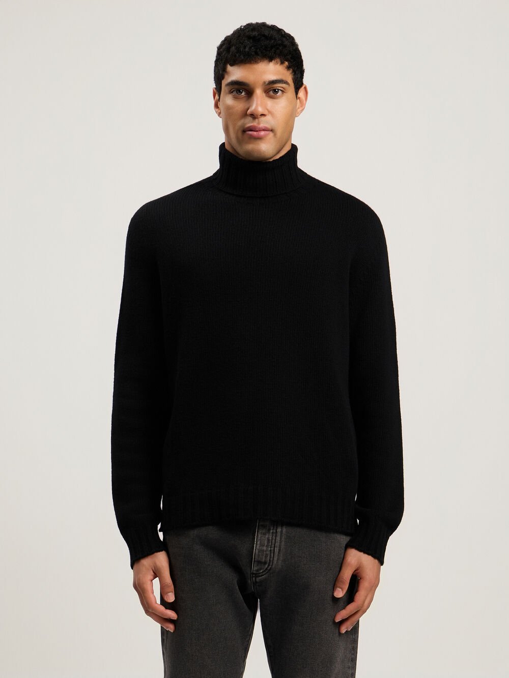 Curved Logo Tneck Sweater in BLACK WHITE for Men