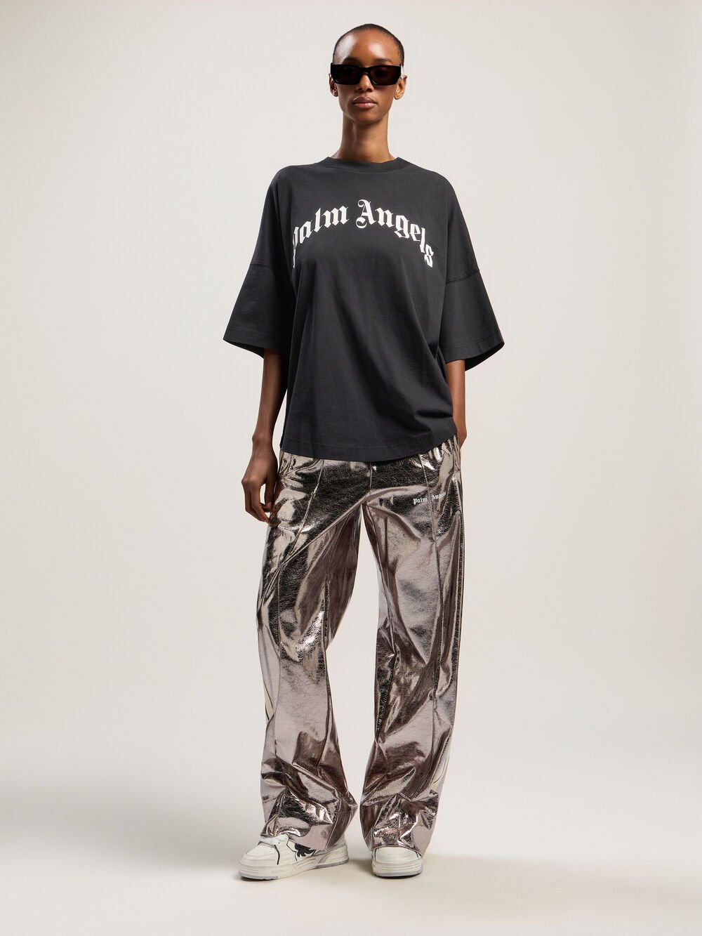 Curved Logo Over Tee in BLACK - OFF WHITE for Women