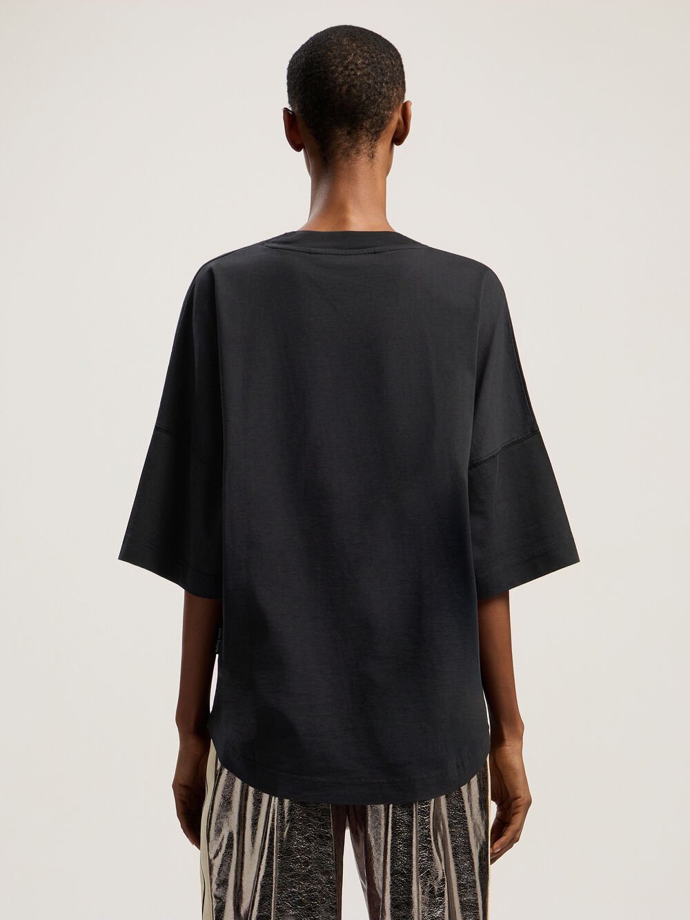 Curved Logo Over Tee in BLACK - OFF WHITE for Women