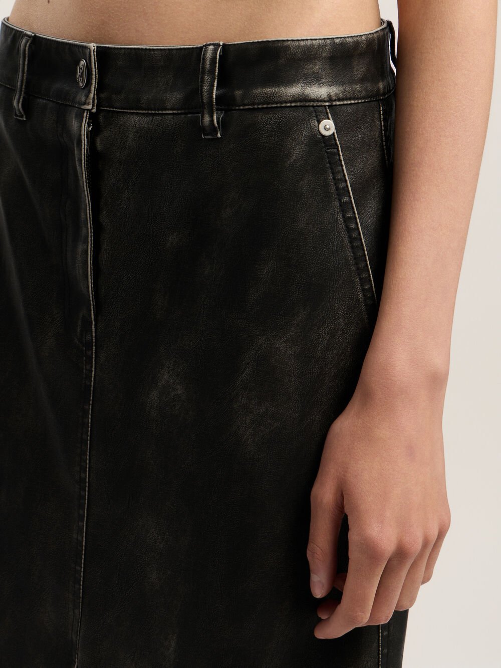 Curved Logo Coated Long Skirt in DARK GREY - BLACK for Women